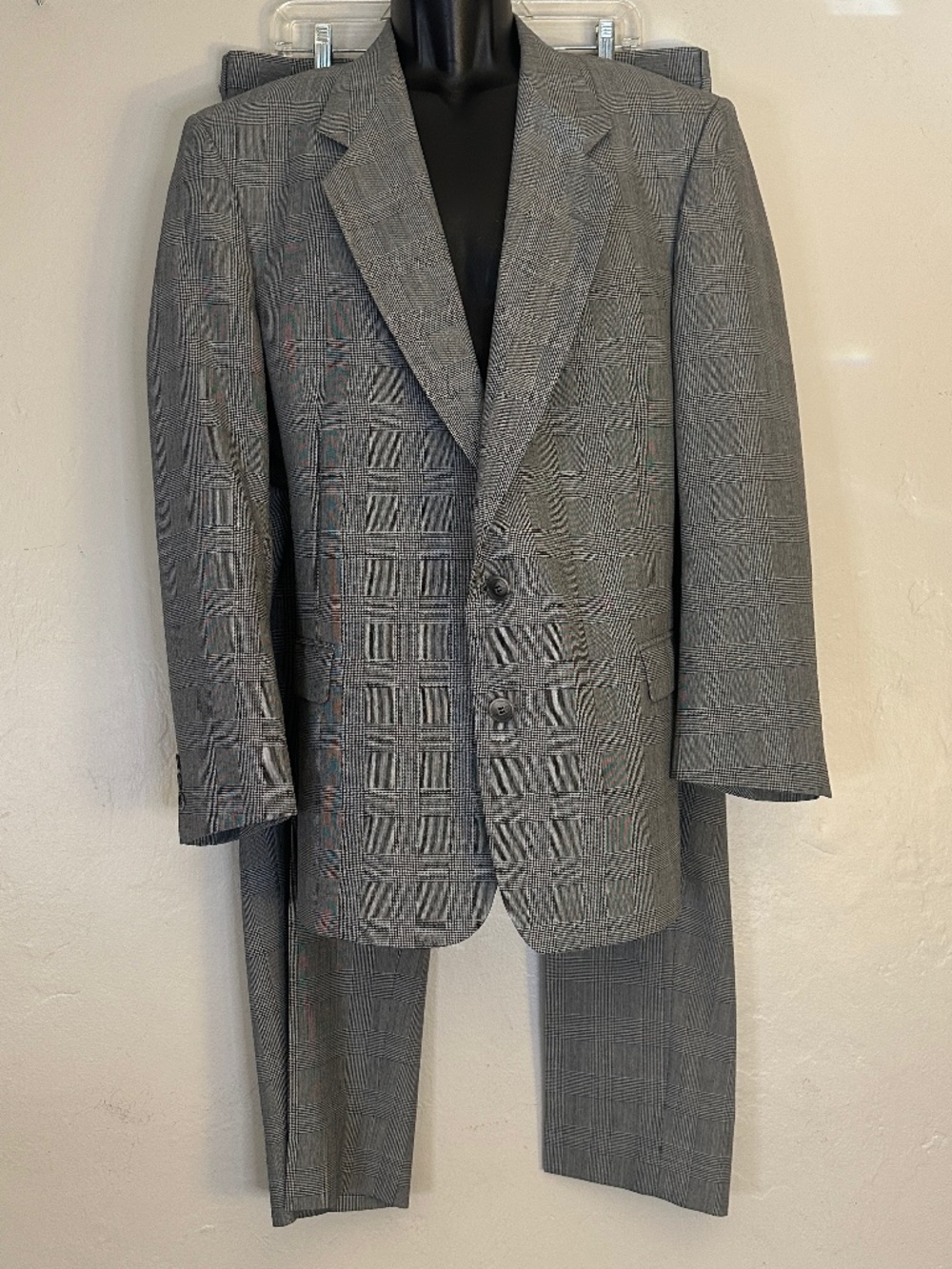 Pierre Cardin Full Suit ~46R no size tag Pants 36" waist 31" inseam Gently worn